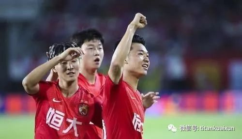  苏亚雷斯伤愈复出首战，乌拉圭锋霸锋芒再现