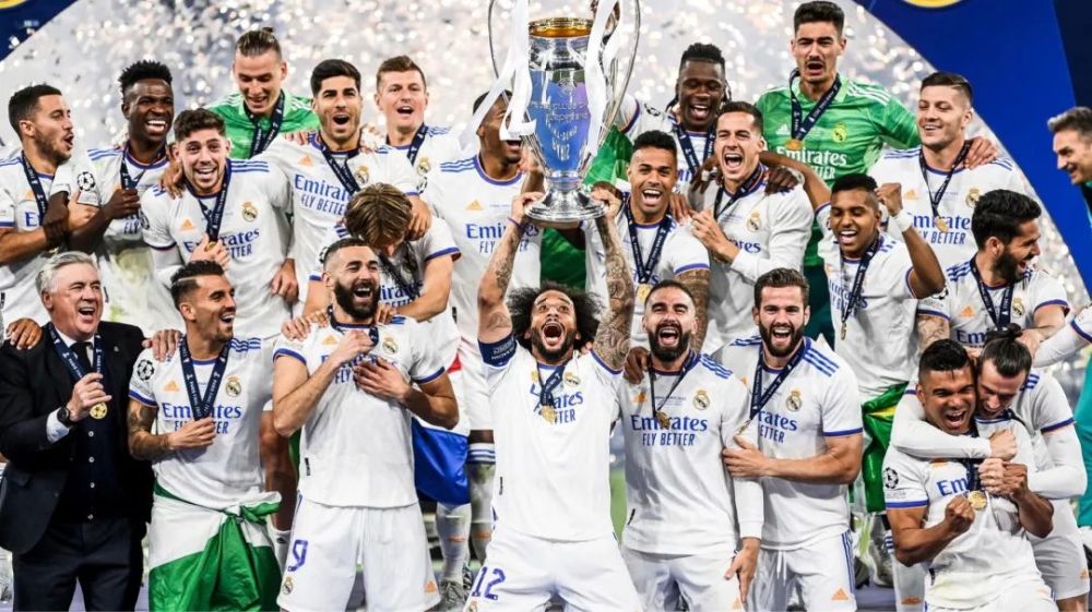  欧冠淘汰赛激情碰撞，顶级球星闪耀赛场