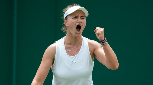  克雷吉茨科娃双打配合精妙，澳网女双搭档捧杯