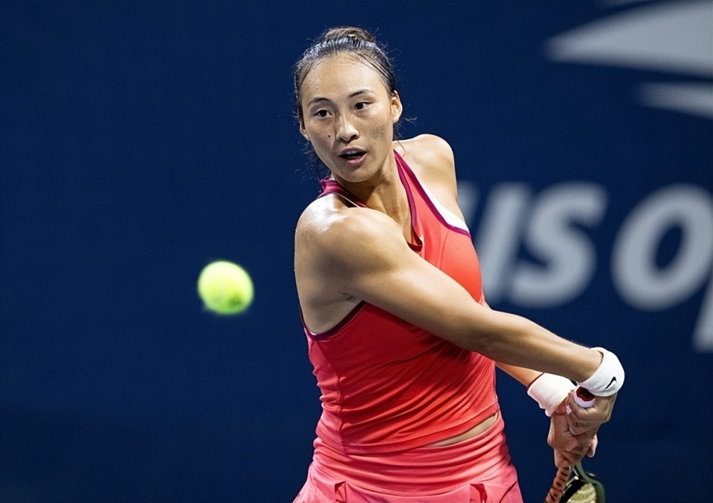  中国金花郑钦文突破，首进大满贯八强