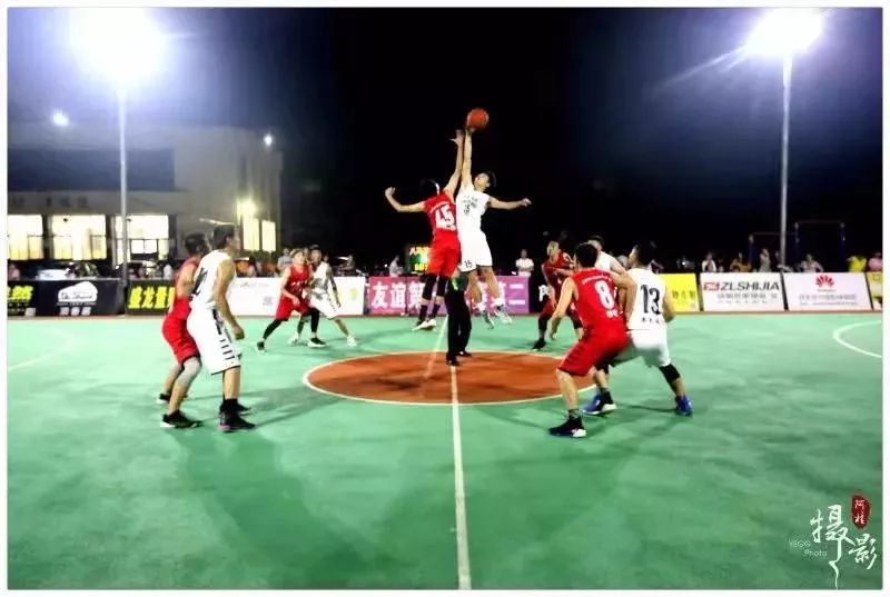  篮球装备市场火爆，球迷消费热情高涨