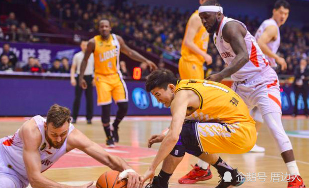  广州龙狮防守反击，爆冷击败浙江广厦队